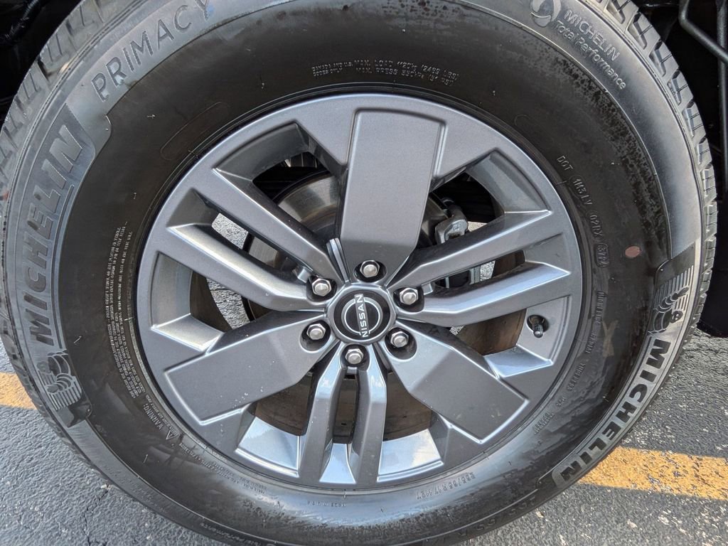 Used 2025 Nissan Frontier SV image 25