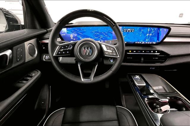 Used 2025 Buick Enclave Avenir w/ Super Cruise Package image 6