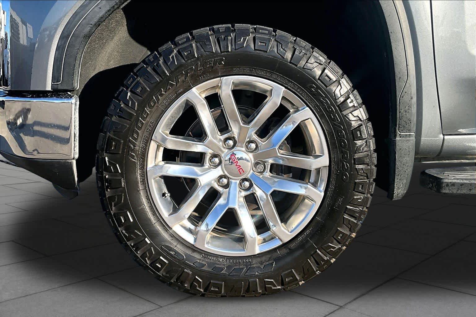Used 2020 GMC Sierra 1500 SLT AWD/4WD image 11