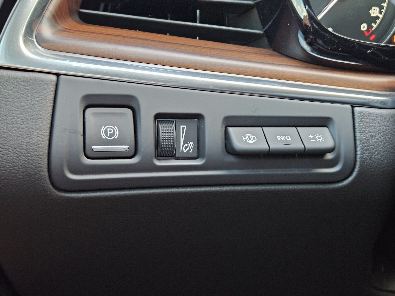 New 2026 Cadillac XT5 Premium Luxury w/ Driver Assist Package FWD image 23
