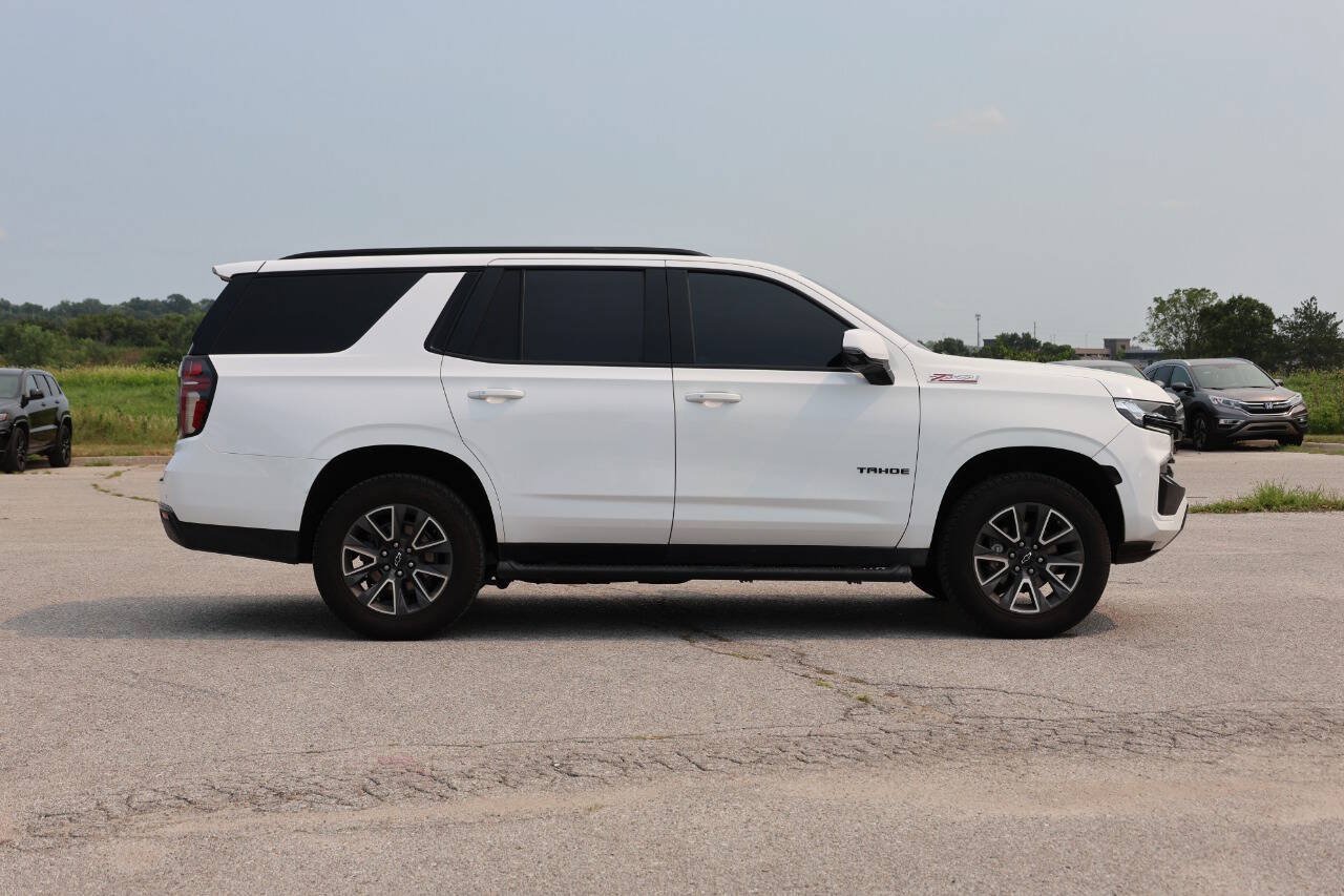 Used 2022 Chevrolet Tahoe Z71 w/ Luxury Package AWD/4WD image 7