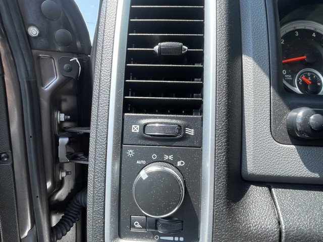 Used 2017 RAM 1500 Classic SLT image 15