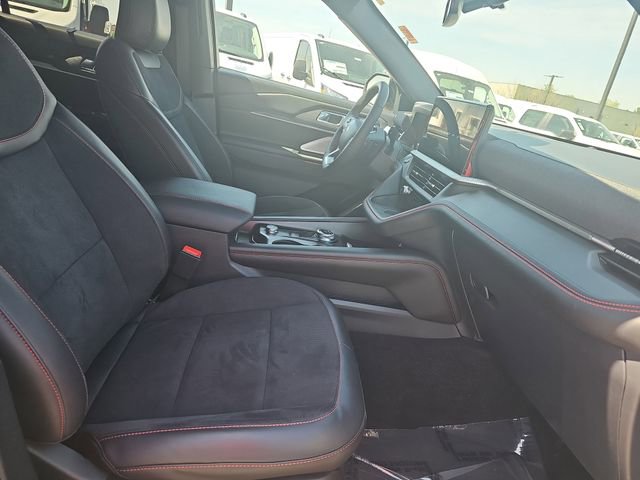 Used 2025 Ford Explorer ST image 10