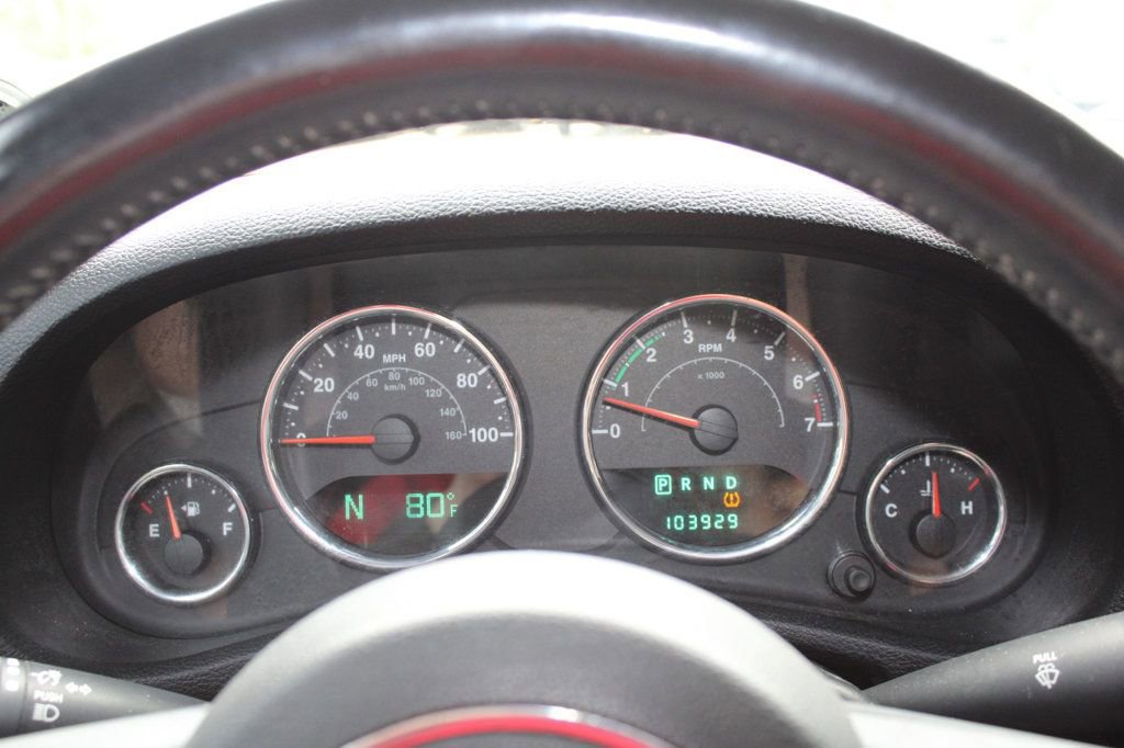 Used 2012 Jeep Wrangler Unlimited Sahara w/ Connectivity Group AWD/4WD image 14