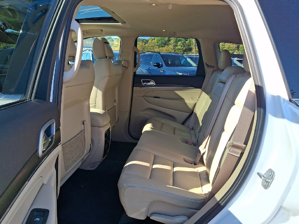 Used 2018 Jeep Grand Cherokee Limited AWD/4WD image 12