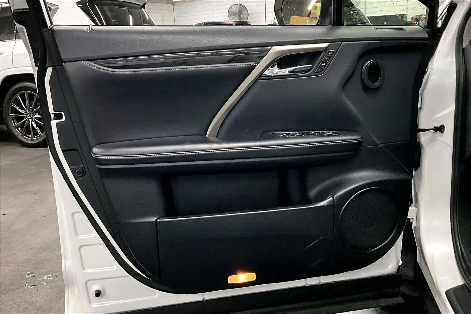Used 2018 Lexus RX 350L FWD w/ Accessory Package image 21
