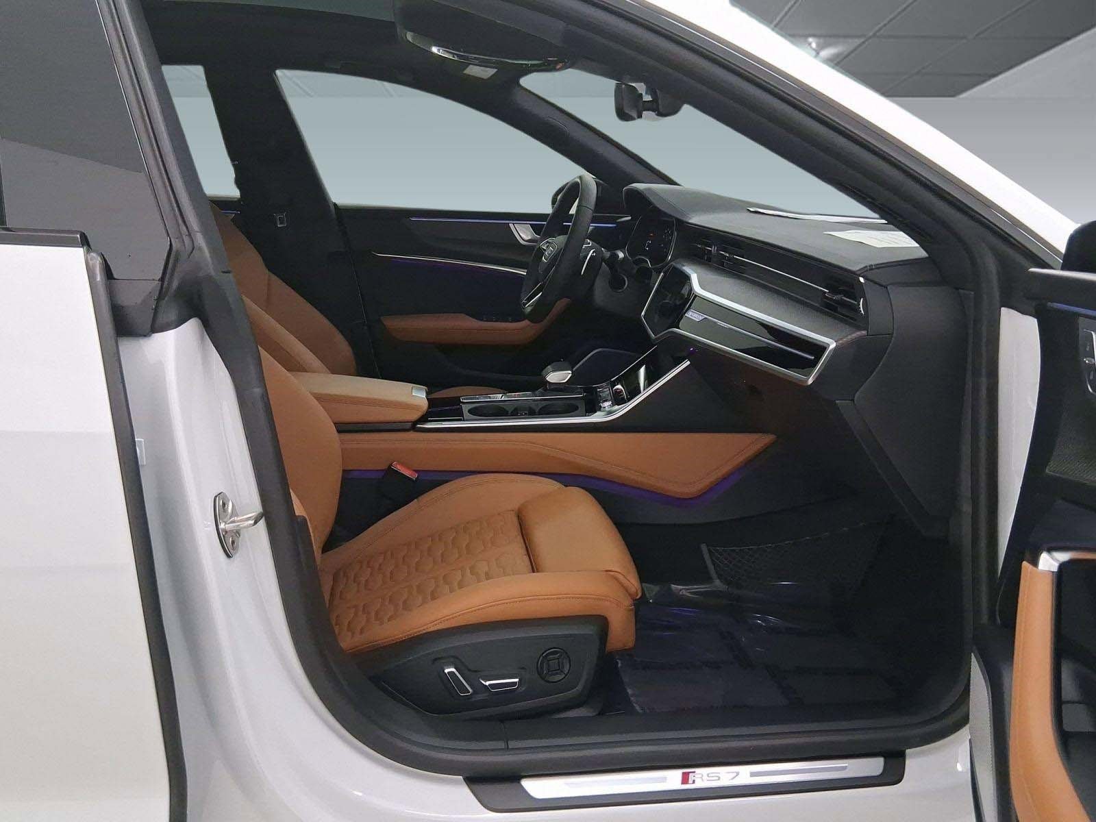 Used 2025 Audi RS 7 Performance image 34