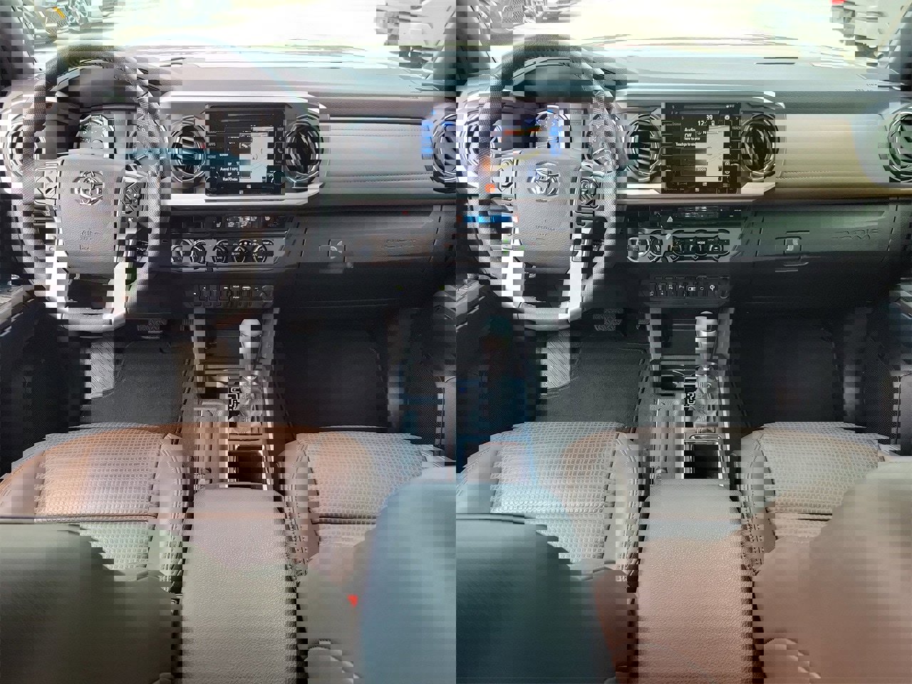 Used 2018 Toyota Tacoma Limited image 13