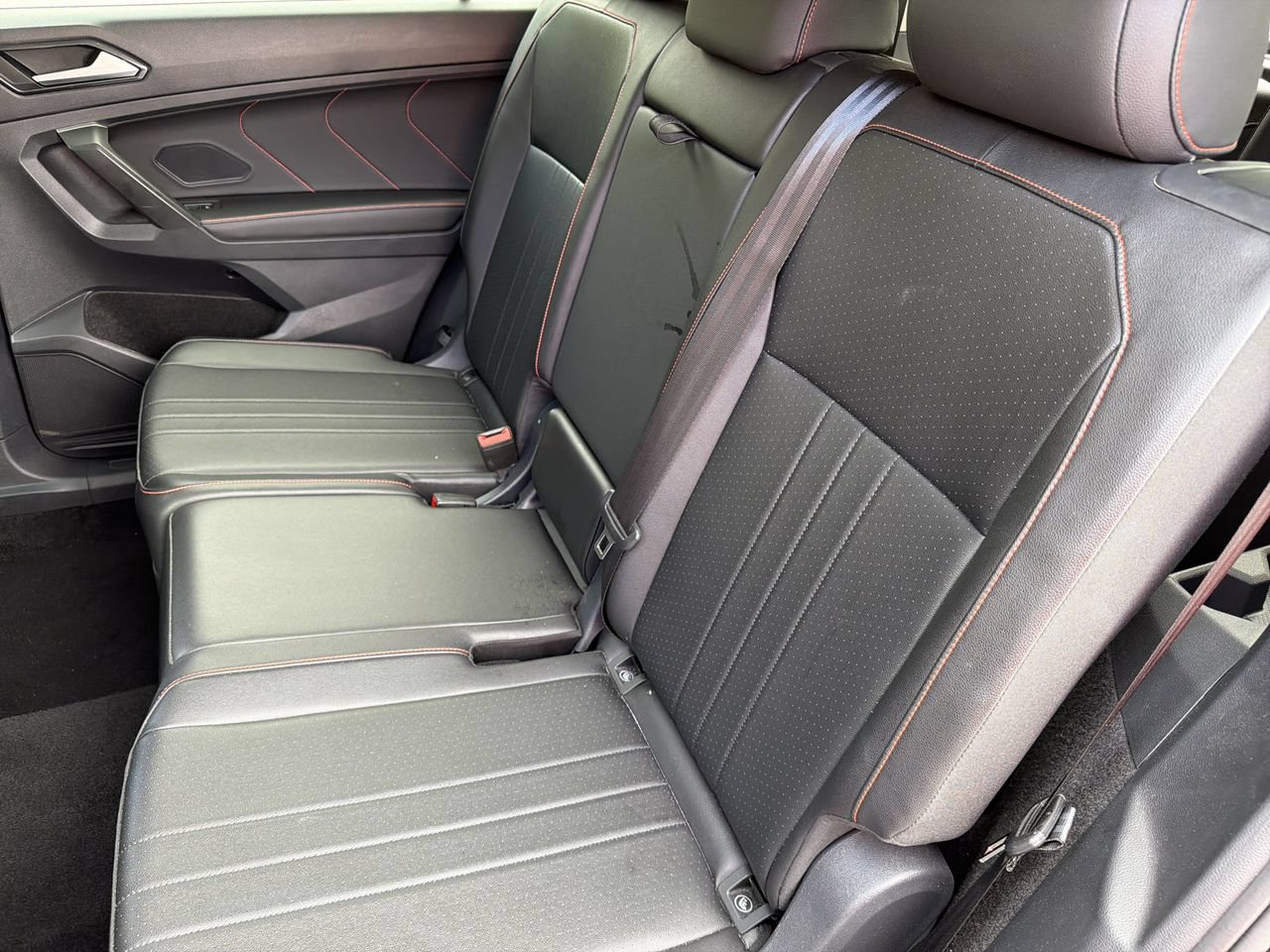 Used 2024 Volkswagen Tiguan SE FWD image 18