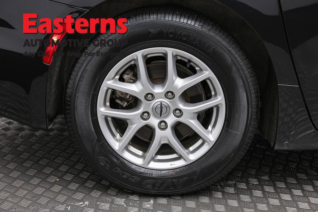 Used 2023 Chrysler Pacifica Touring-L FWD image 31