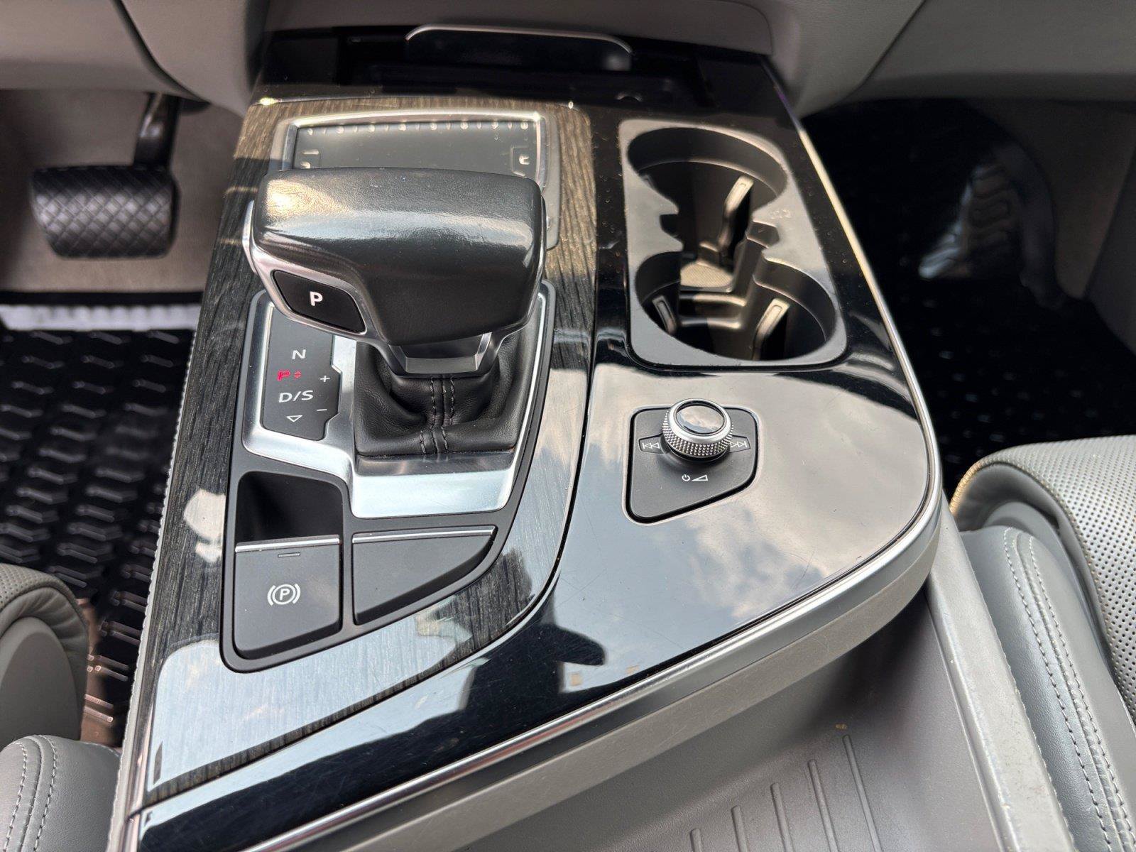 Used 2018 Audi Q7 3.0T Prestige AWD/4WD image 33