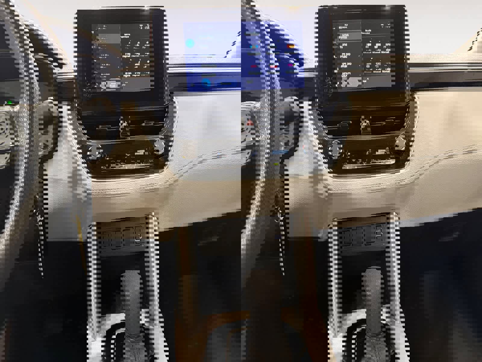 Used 2024 Toyota Corolla Cross L image 12