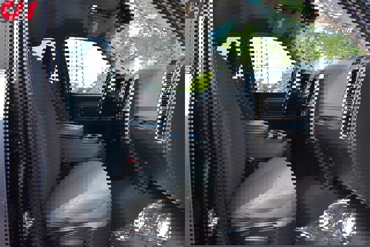 Used 2015 RAM 1500 Classic SLT image 30