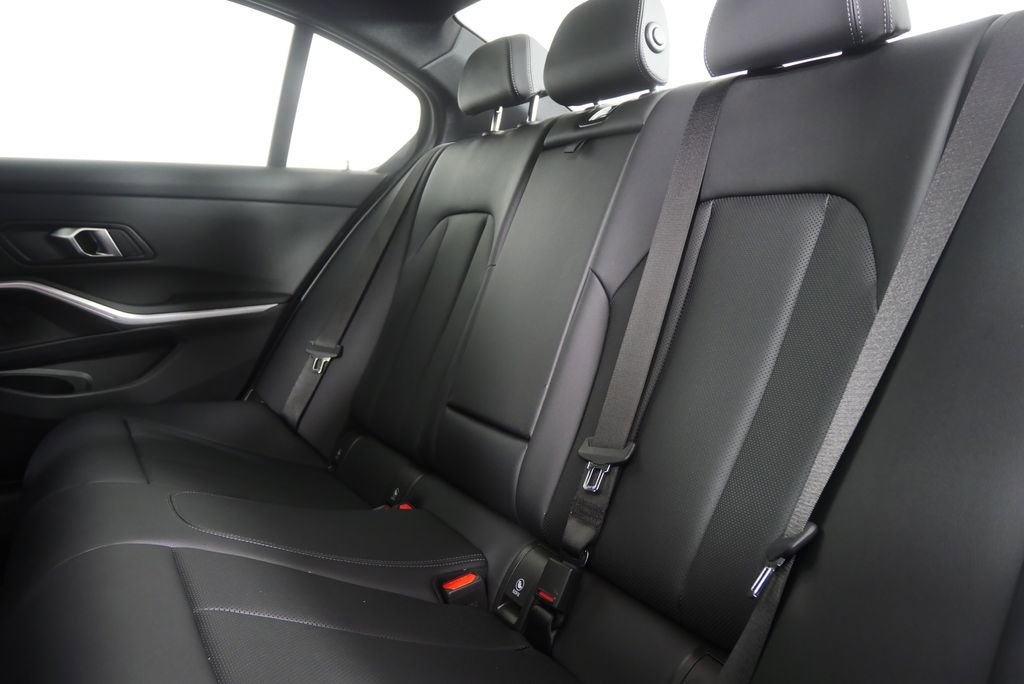 Certified 2025 BMW 330i Sedan image 15
