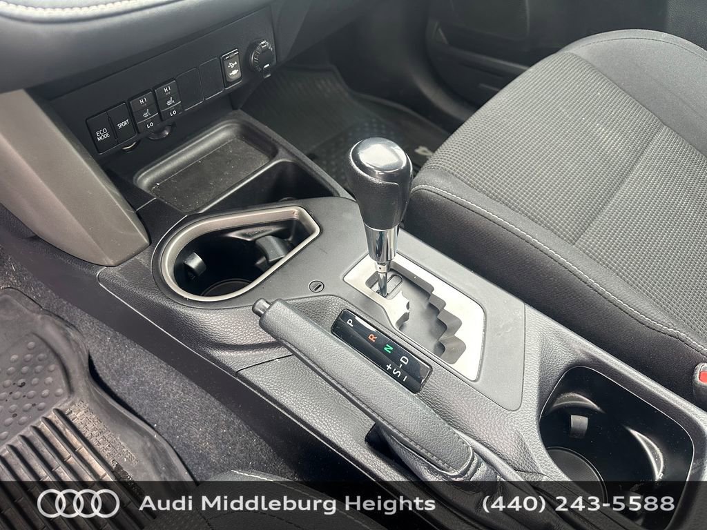 Used 2018 Toyota RAV4 XLE AWD/4WD image 31