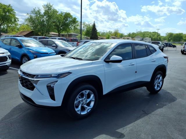 New 2026 Chevrolet Trax LS w/ LS Convenience Package FWD image 4