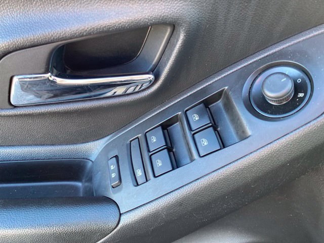 Used 2021 Chevrolet Trax LT AWD/4WD image 16
