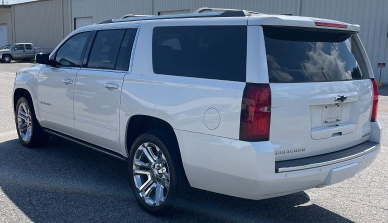 Used 2020 Chevrolet Suburban Premier w/ Premier Plus Edition image 3