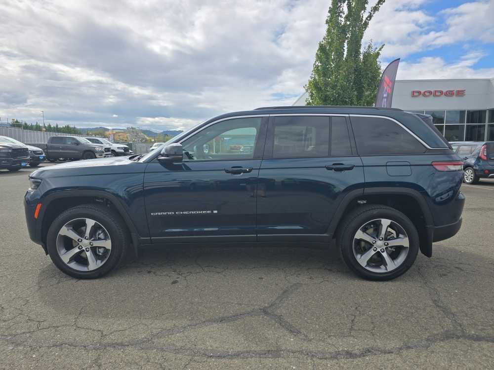 New 2026 Jeep Grand Cherokee Limited AWD/4WD image 2