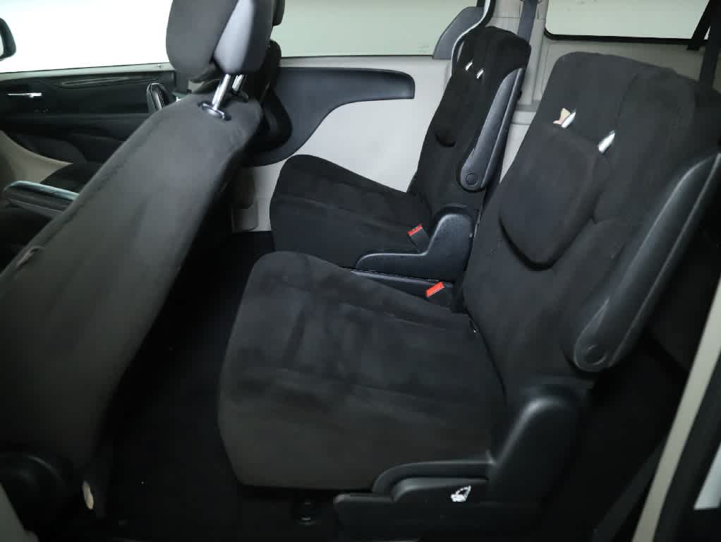 Used 2016 Dodge Grand Caravan SE w/ Quick Order Package 29E SE FWD image 13