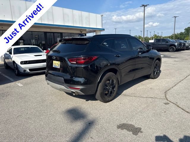 Used 2023 Chevrolet Blazer LT w/ Midnight/Sport Edition FWD image 3