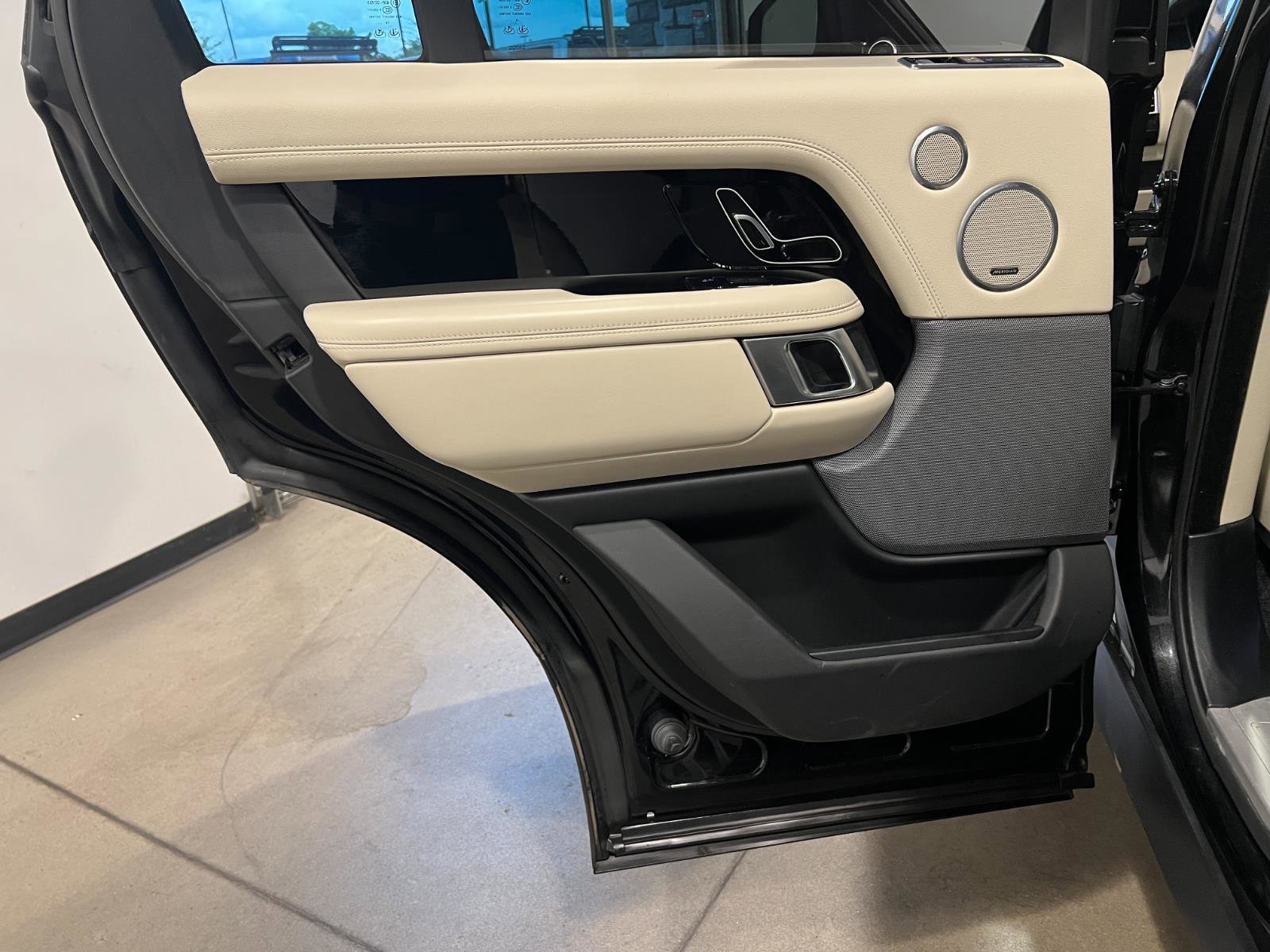 Used 2019 Land Rover Range Rover HSE AWD/4WD image 33