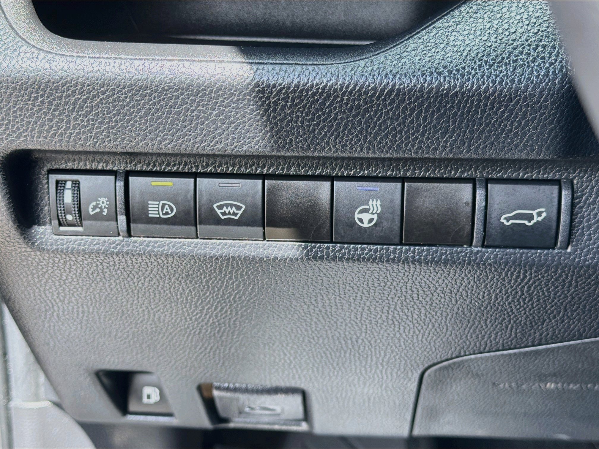 Used 2023 Toyota RAV4 XSE w/ XSE Grade Weather Package AWD/4WD image 36