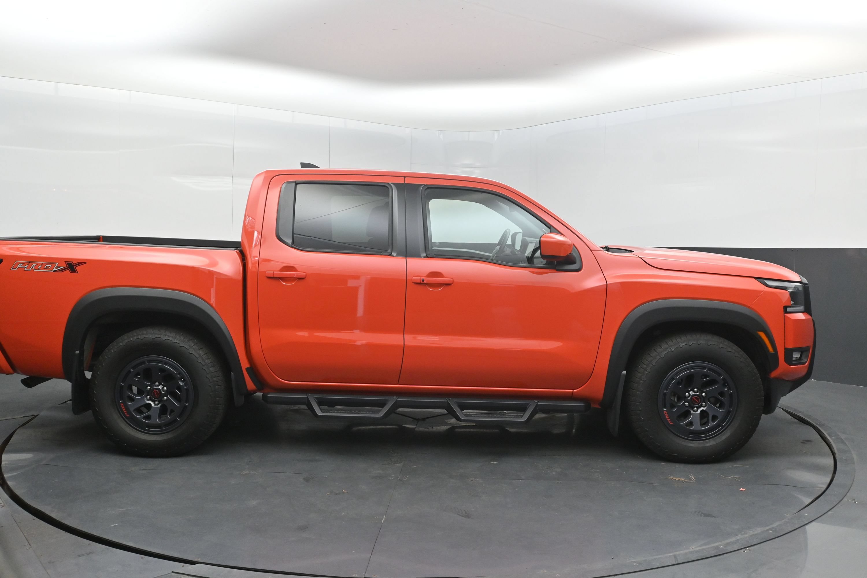 Used 2025 Nissan Frontier Pro-X RWD image 10