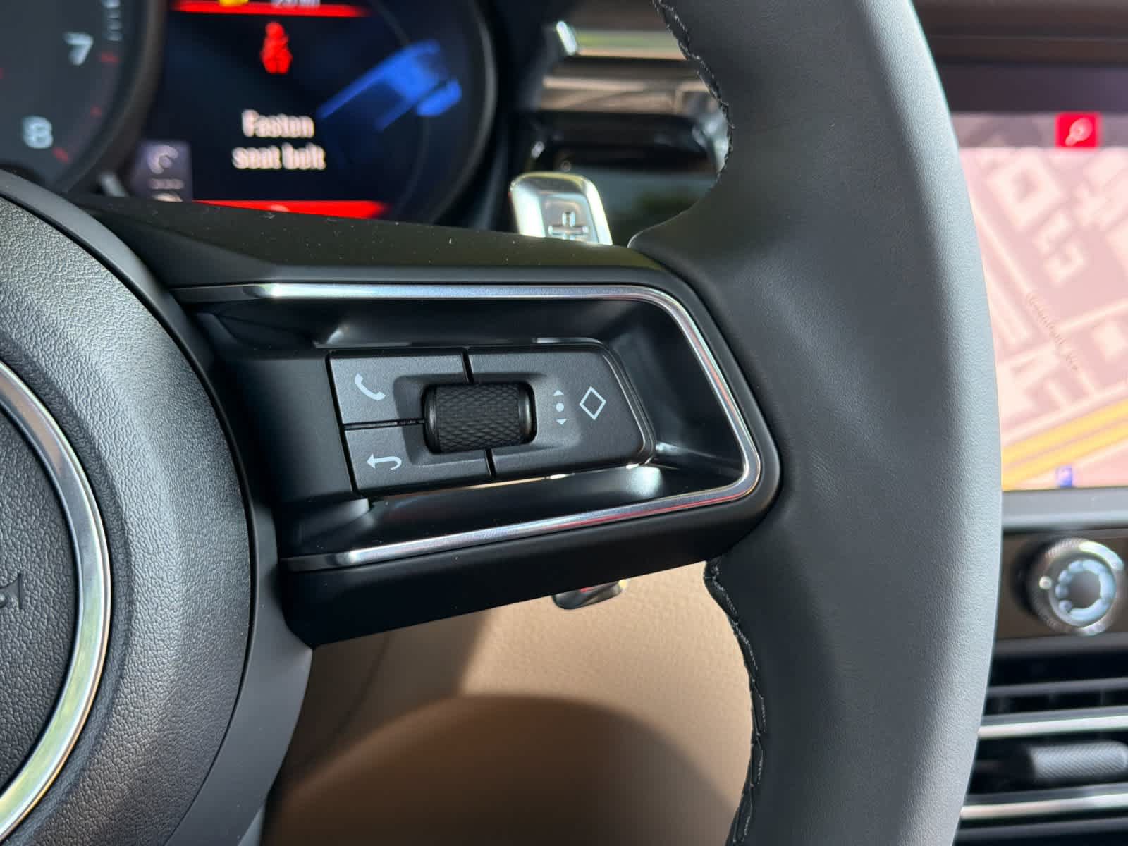 New 2026 Porsche Macan AWD/4WD image 28