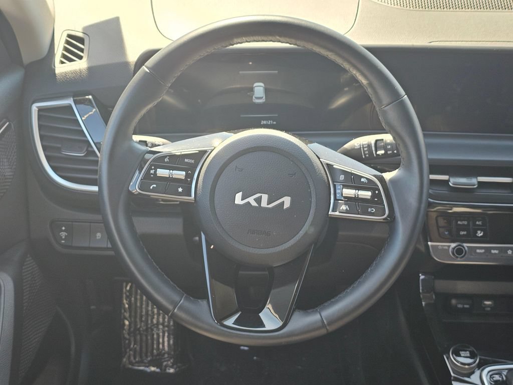 Used 2025 Kia Seltos S FWD image 19