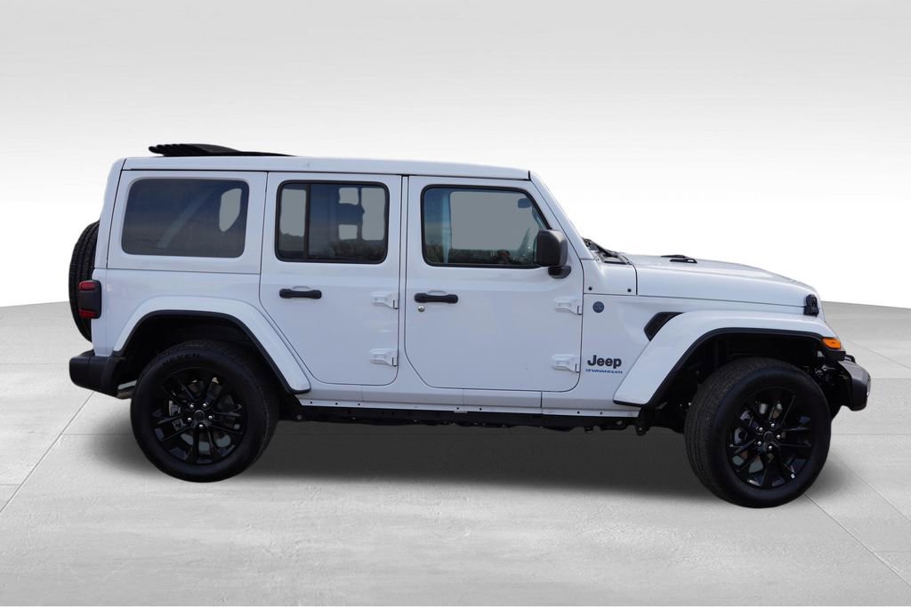 Certified 2025 Jeep Wrangler Unlimited Sahara w/ Safety Group image 4