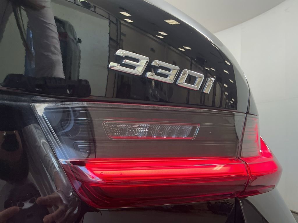 Certified 2025 BMW 330i Sedan w/ M Sport Package RWD image 30