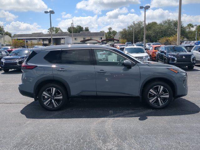 Used 2024 Nissan Rogue SL w/ SL Premium Package FWD image 5