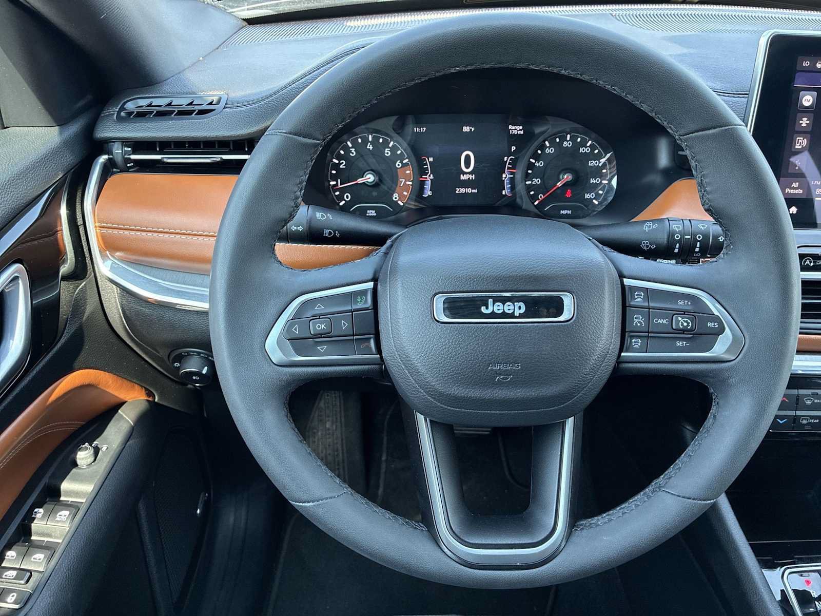 Used 2024 Jeep Compass Limited w/ Sun and Sound Group AWD/4WD image 11