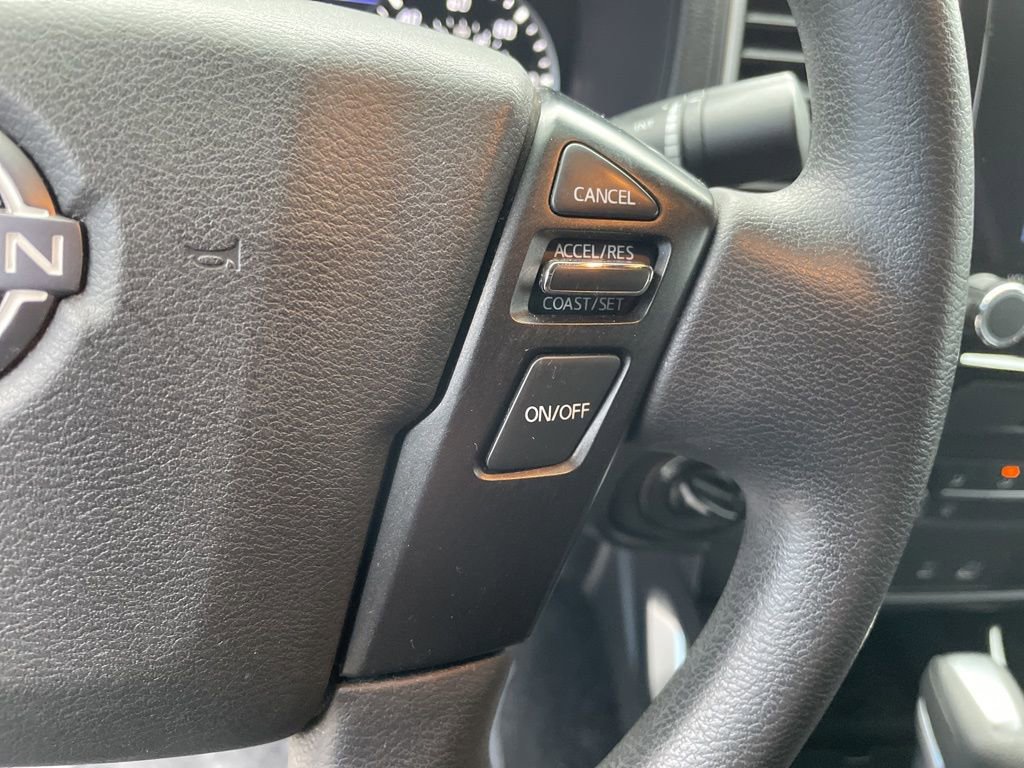 Used 2023 Nissan Frontier SV image 11