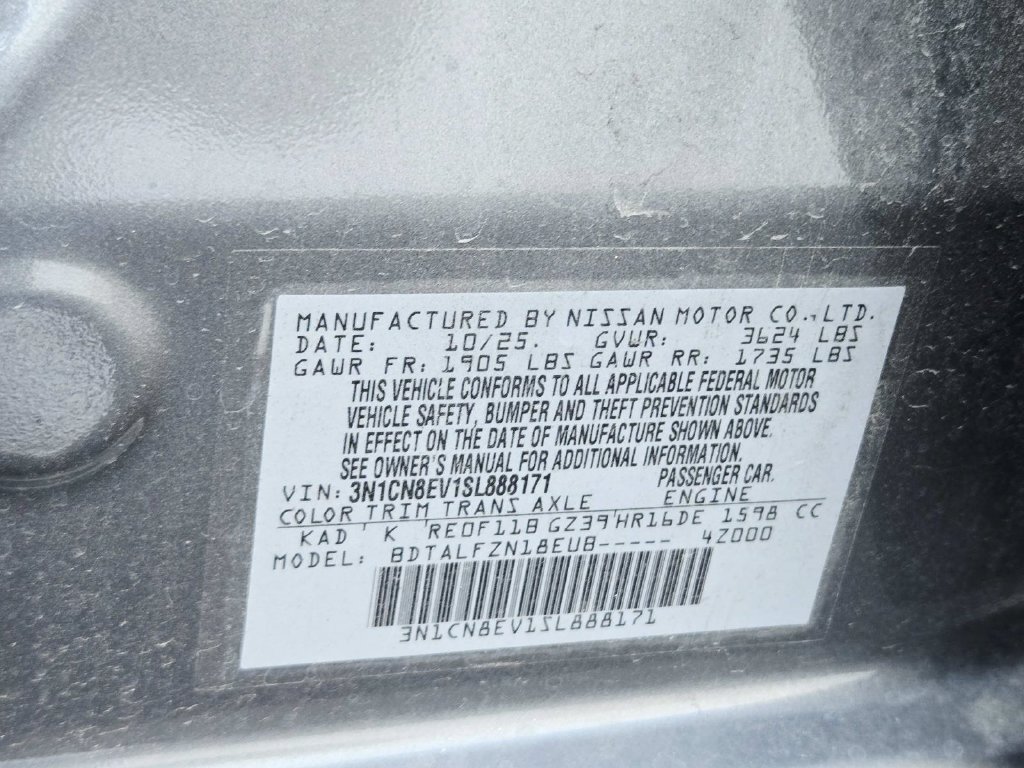 Used 2025 Nissan Versa SV w/ Trunk Package FWD image 32