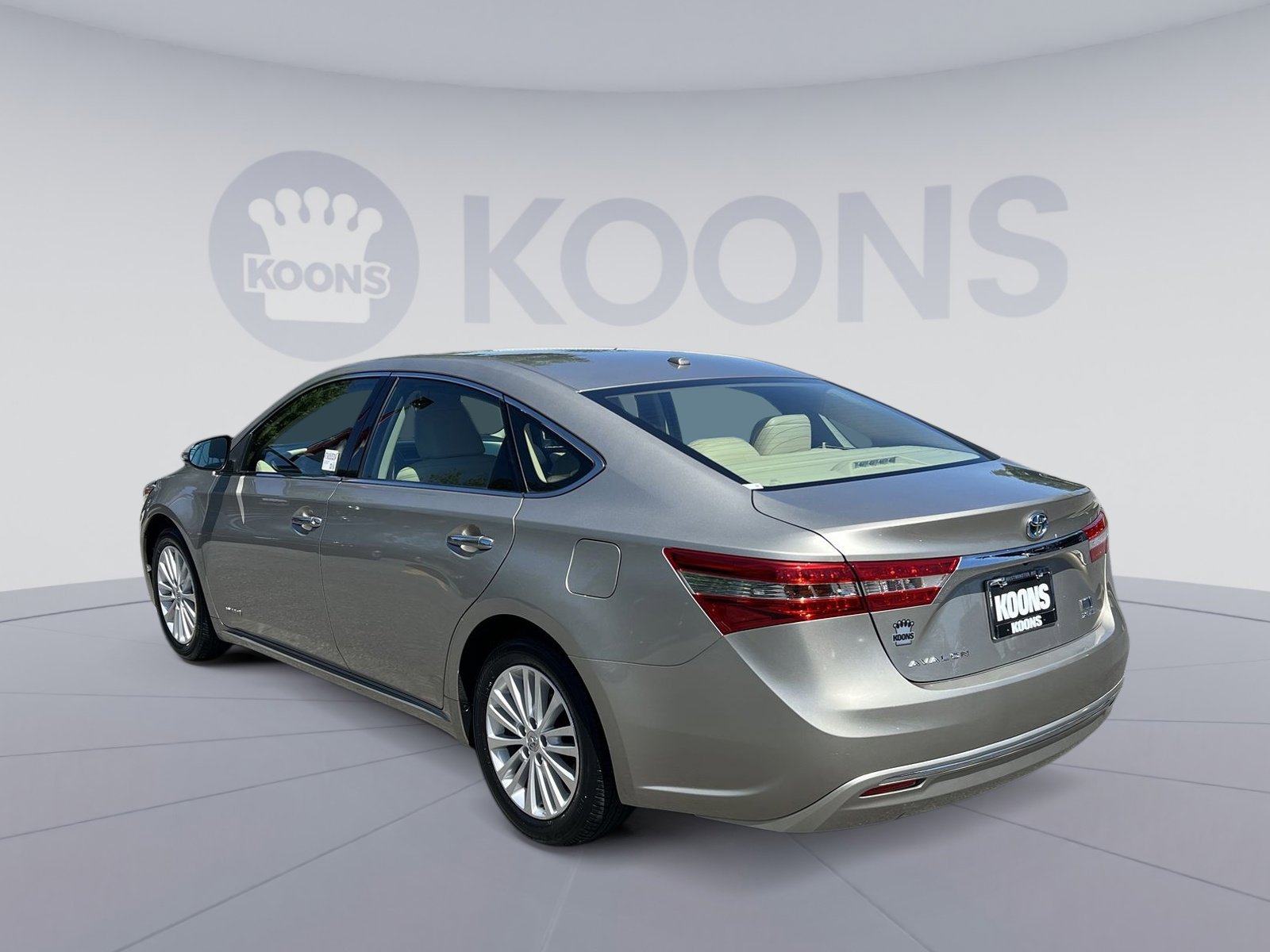 Used 2014 Toyota Avalon XLE Touring FWD image 4