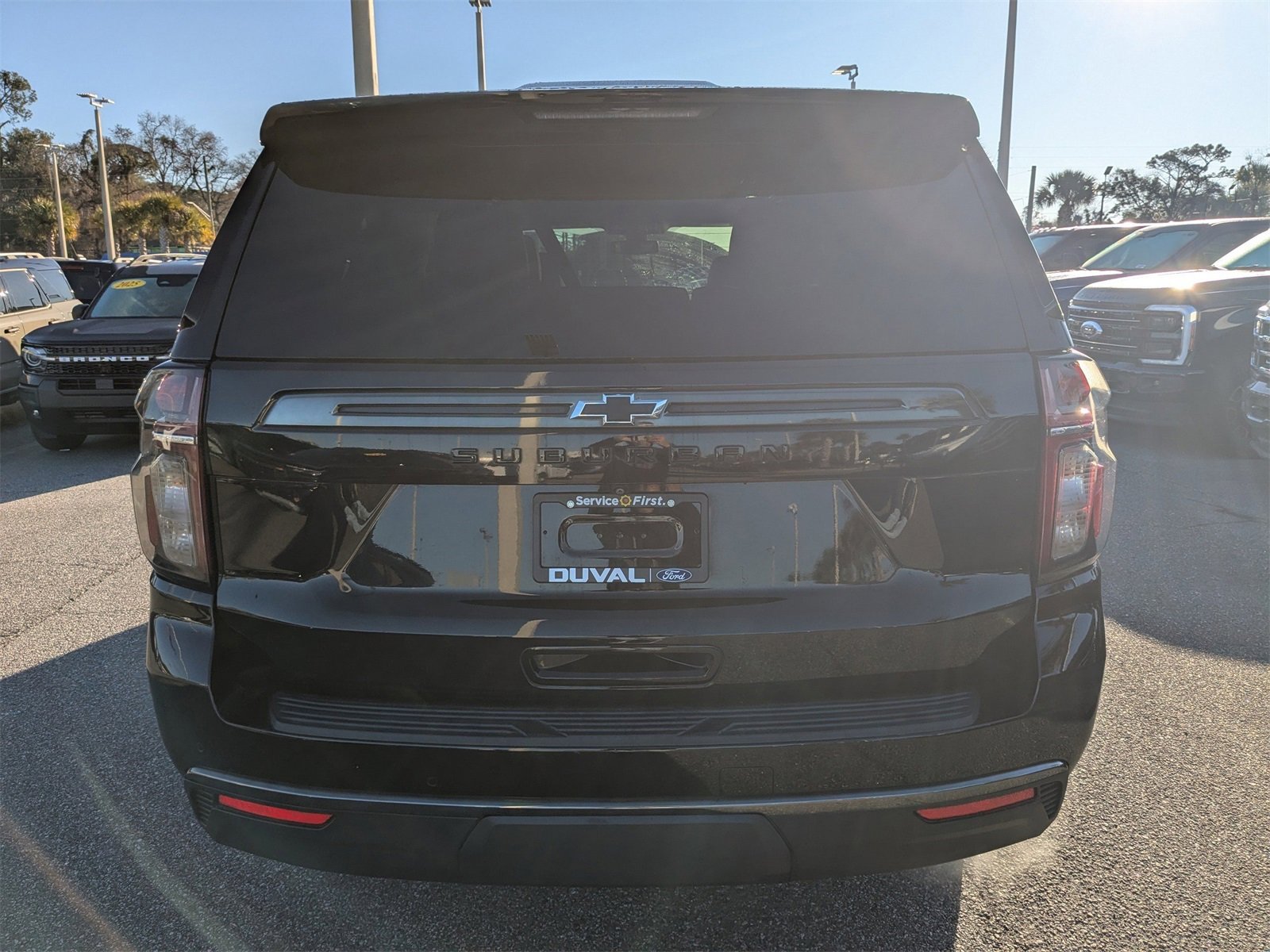 Used 2022 Chevrolet Suburban Z71 image 5