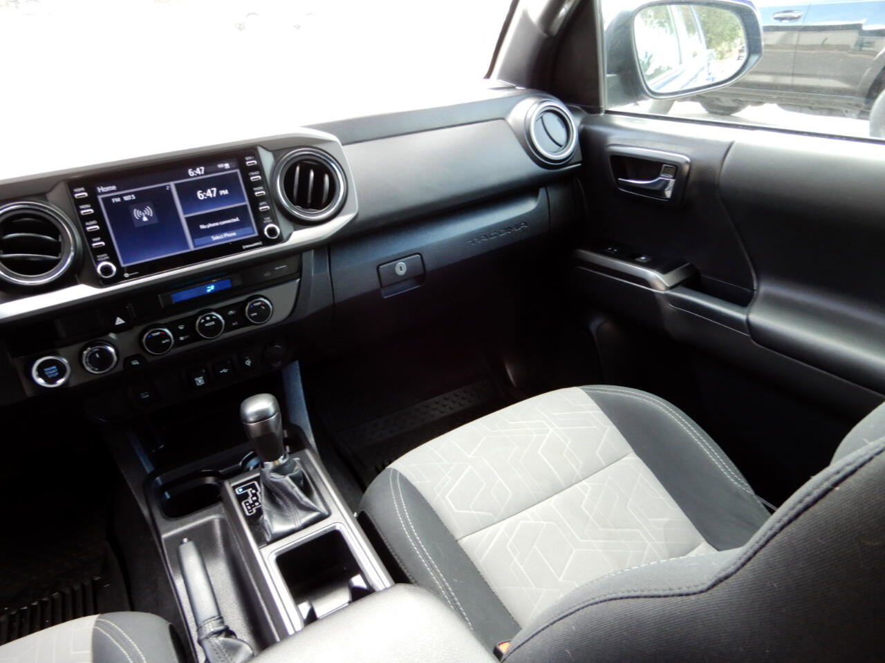 Used 2022 Toyota Tacoma TRD Off-Road image 16