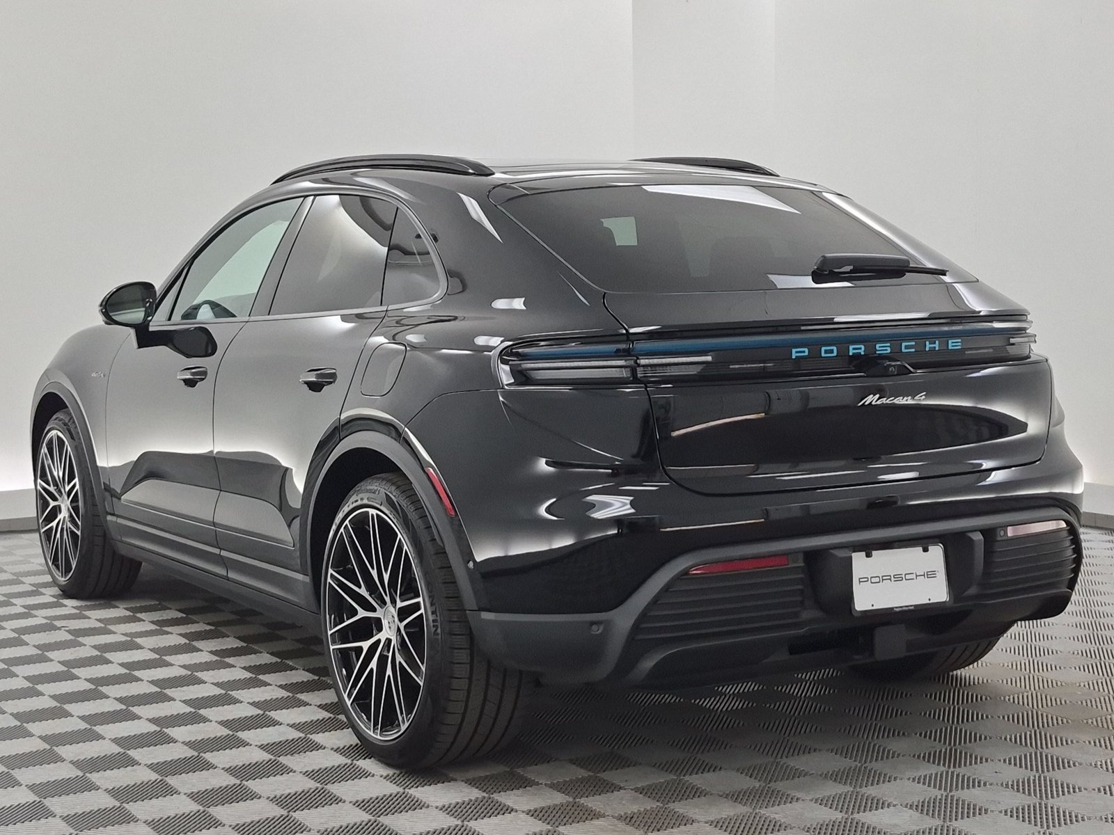 New 2026 Porsche Macan 4 Electric AWD/4WD video 3