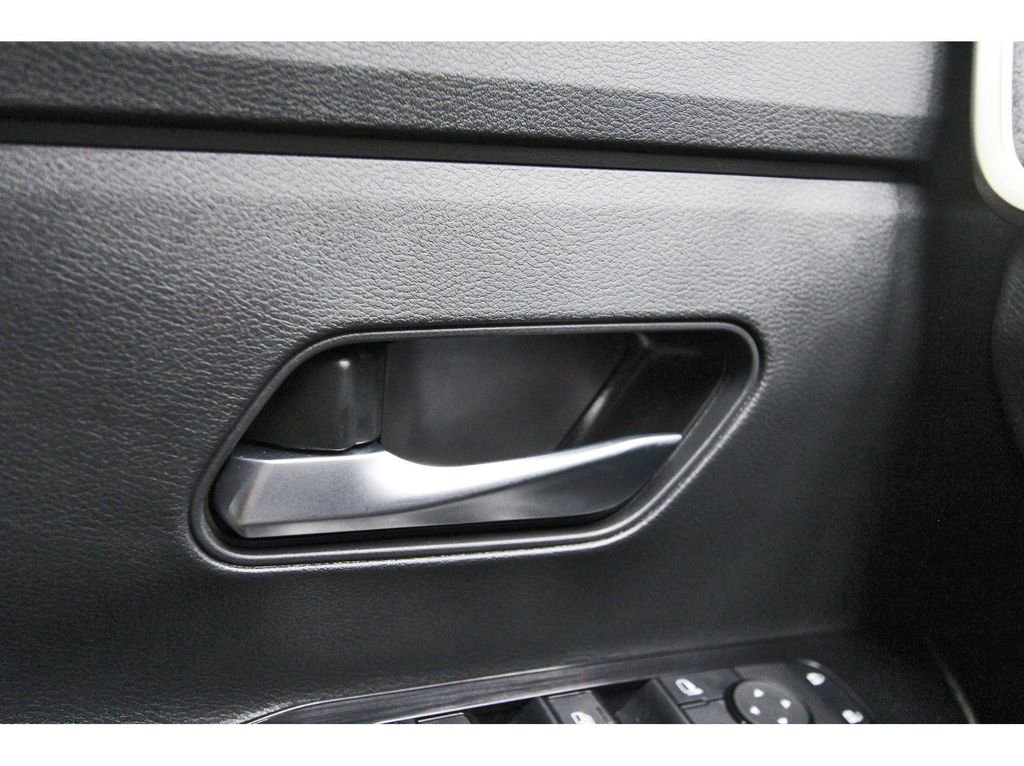 New 2026 Nissan Kicks SV w/ Charging Package image 18