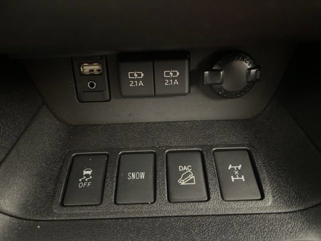 Used 2019 Toyota Highlander XLE image 24