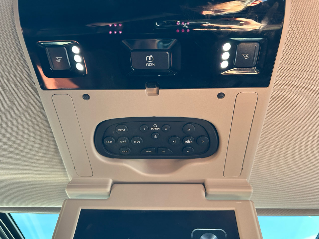 Used 2018 Chevrolet Tahoe Premier image 24