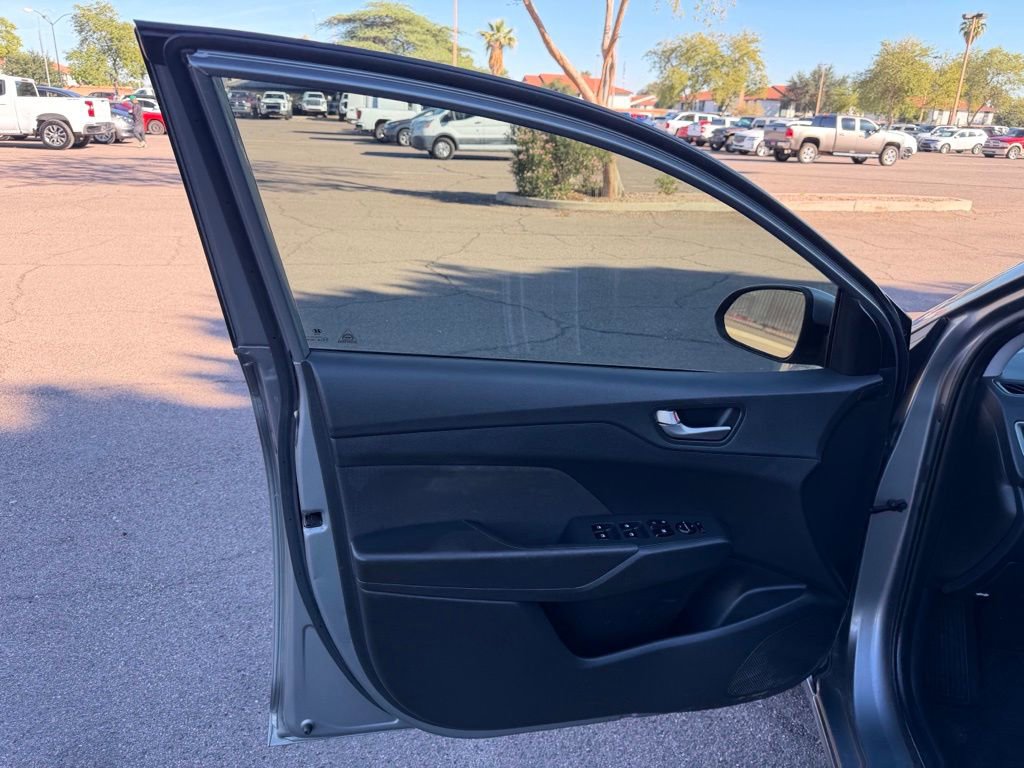 Used 2021 Hyundai Accent SE image 19