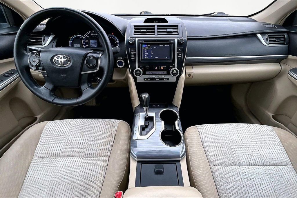 Used 2013 Toyota Camry XLE image 16