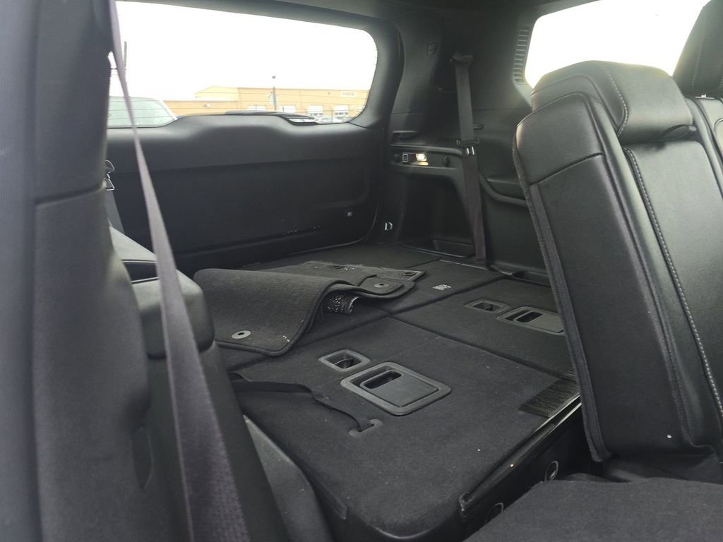 Used 2024 Jeep Grand Cherokee L Laredo image 6