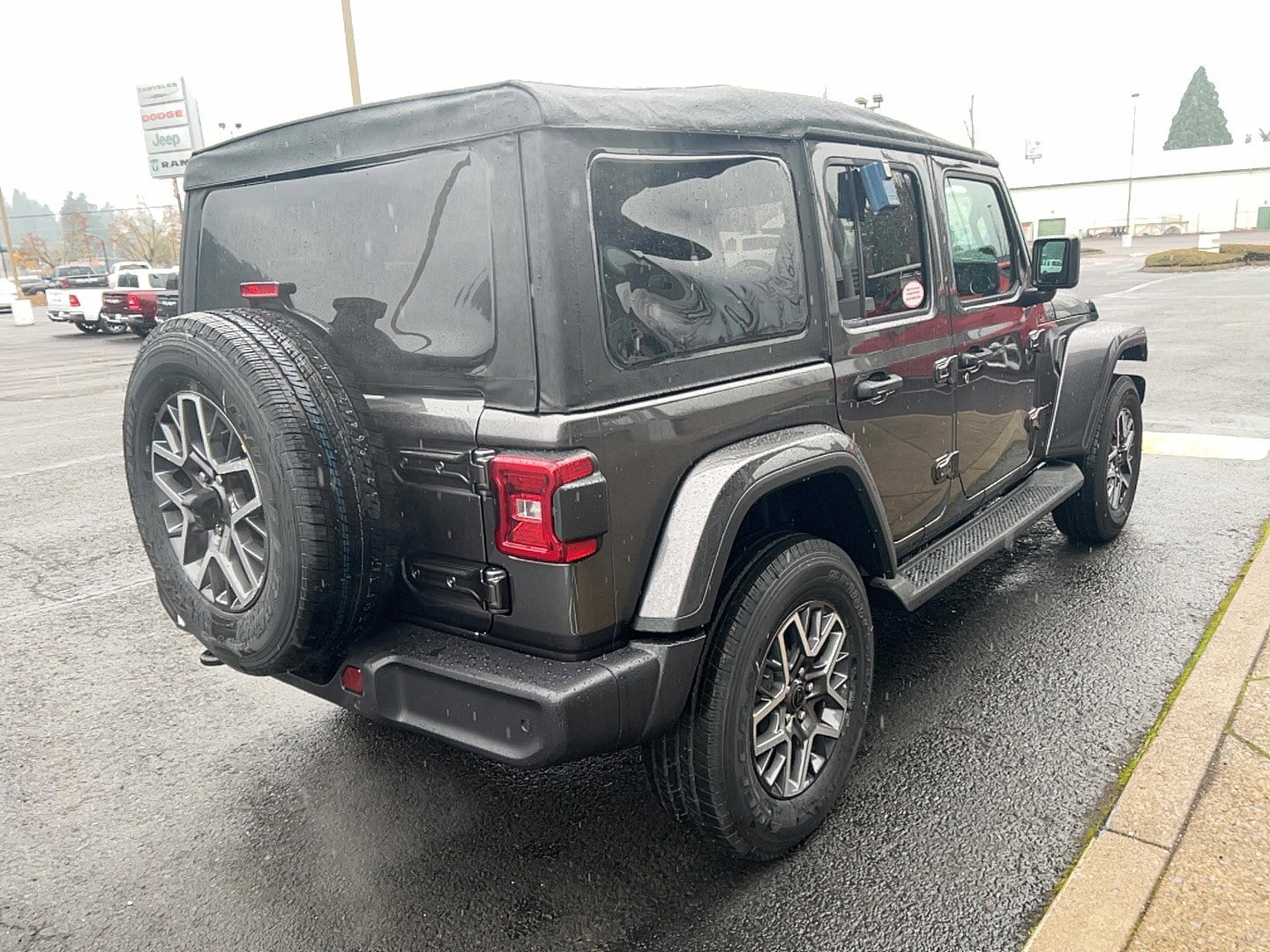 New 2026 Jeep Wrangler Unlimited Sahara AWD/4WD image 11