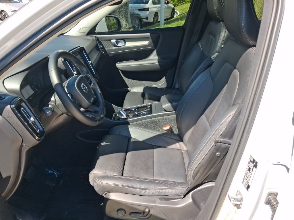 Used 2020 Volvo XC40 T5 Inscription image 13