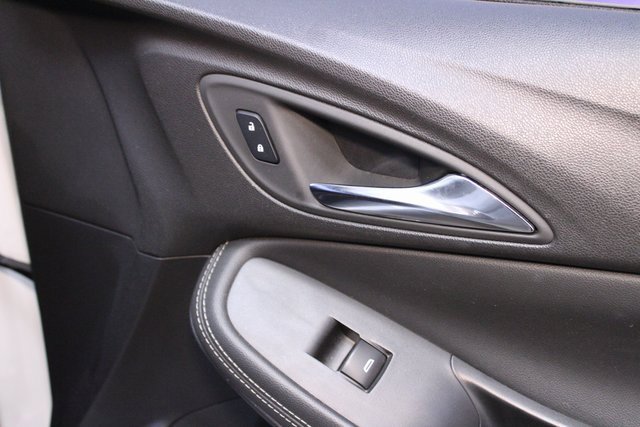 Used 2024 Buick Encore GX Sport Touring image 9