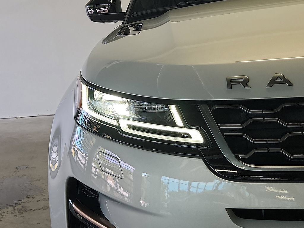 Used 2023 Land Rover Range Rover Evoque R-Dynamic SE AWD/4WD image 9
